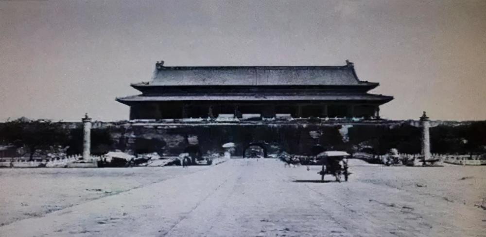 “冰墩墩”“雪容融”亮相北京北辰路为什么学校不建议上猿辅导