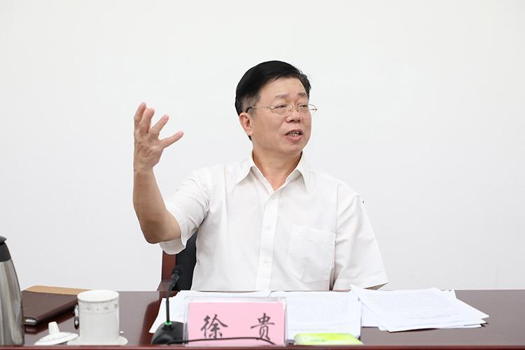 其中包括 钦州市人大常委会原副主任,一级巡视员徐贵对其儿子徐弘伟