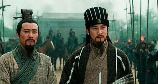 长坂坡激战,曹操纵兵五千击破刘备十万,诸葛亮负什么责任?_腾讯新闻