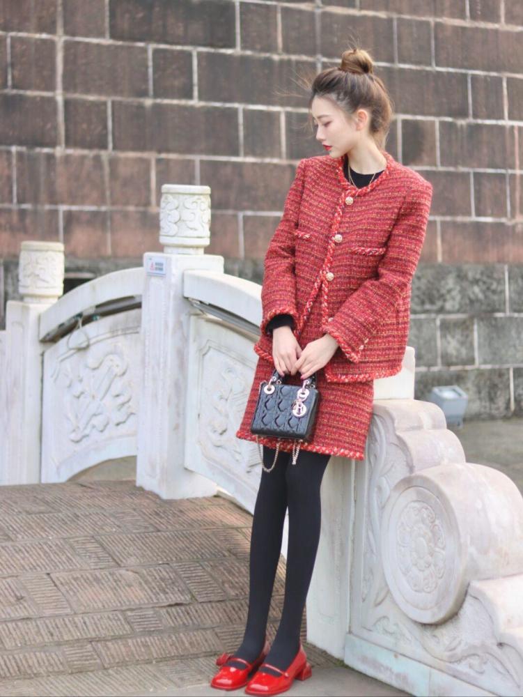 党风杂志杨晓萍只需要选羽绒服冬季优雅羽绒服显老少