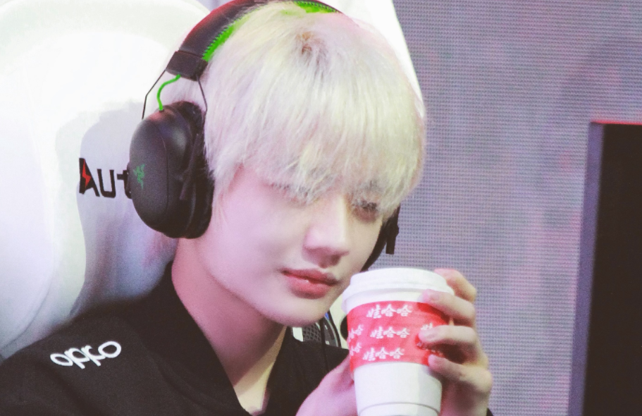 刘青松直播间屏蔽词引热议刷lwx一律封禁fpx老粉心情复杂