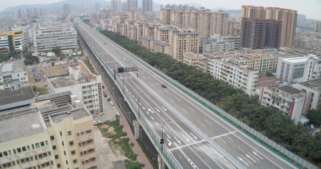 興業快線,香海大橋,金海大橋,黃茅海跨海通道,珠海隧道等項目建設全面