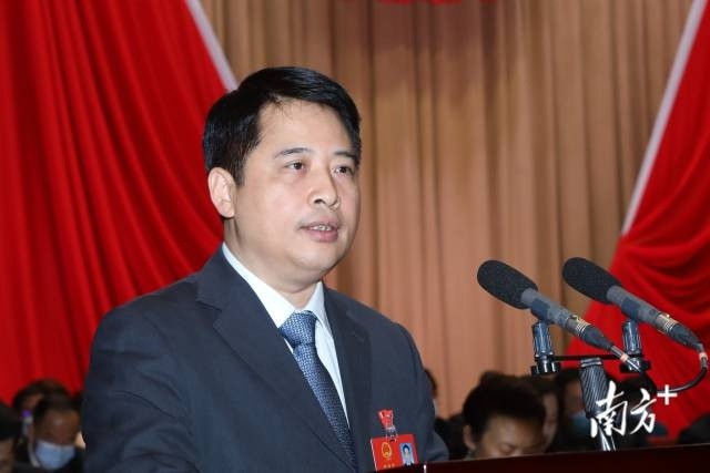 今年珠海将以三个100亿打好产业攻坚战聚焦两会