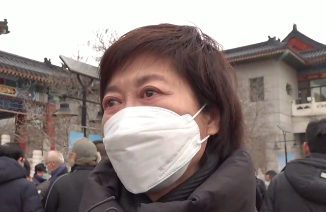 主持人赵赫葬礼现场曝光!敬一丹哭到眼睛红肿,现场追悼人数众多