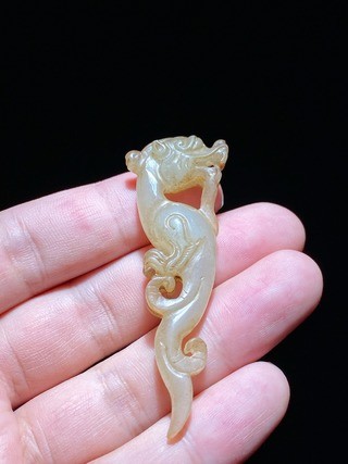 明以前熟坑和田玉籽料白玉龙纹觹形玉珮挂件