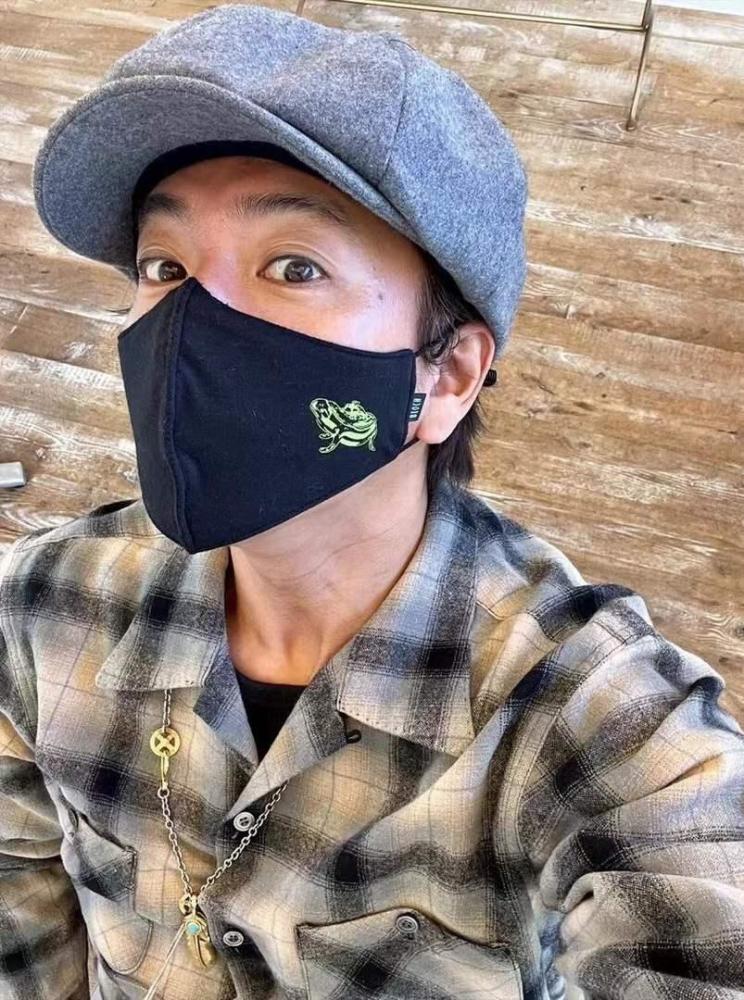 工藤静香公开纯素颜苍白憔悴颜值大打折扣木村拓哉穿格纹衬衫逆回20岁