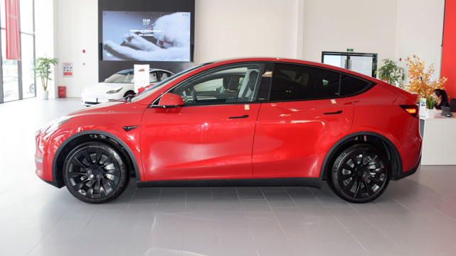 Model Y：保险真涨到上万？我们去特斯拉问了问_腾讯新闻