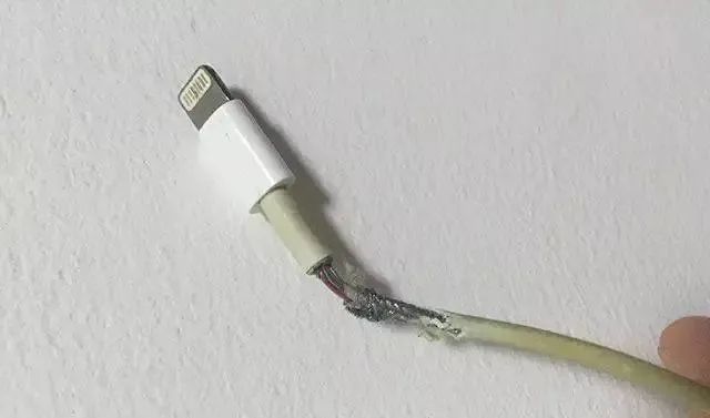 黑科技三合一数据线,快速充电,不伤电池,耐磨经用!