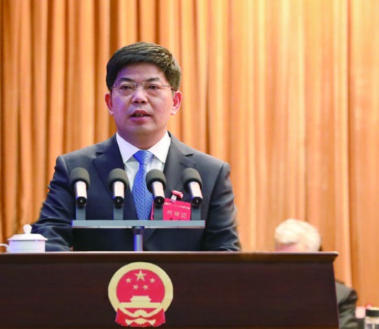 代县长陈雷作政府工作报告县人大常委会主任陈昌龙主持大会如东县第