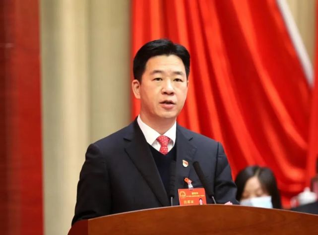 陆丰人陈少荣当选韶关市市长