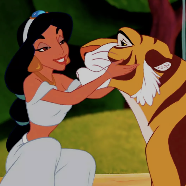 她养着老虎,和她孙女一起当 gucci 缪斯.