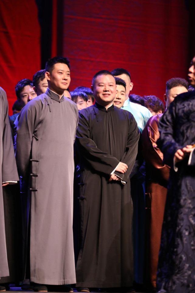 德云社封箱延期,获粉丝理解,岳云鹏退票梗又被刷屏