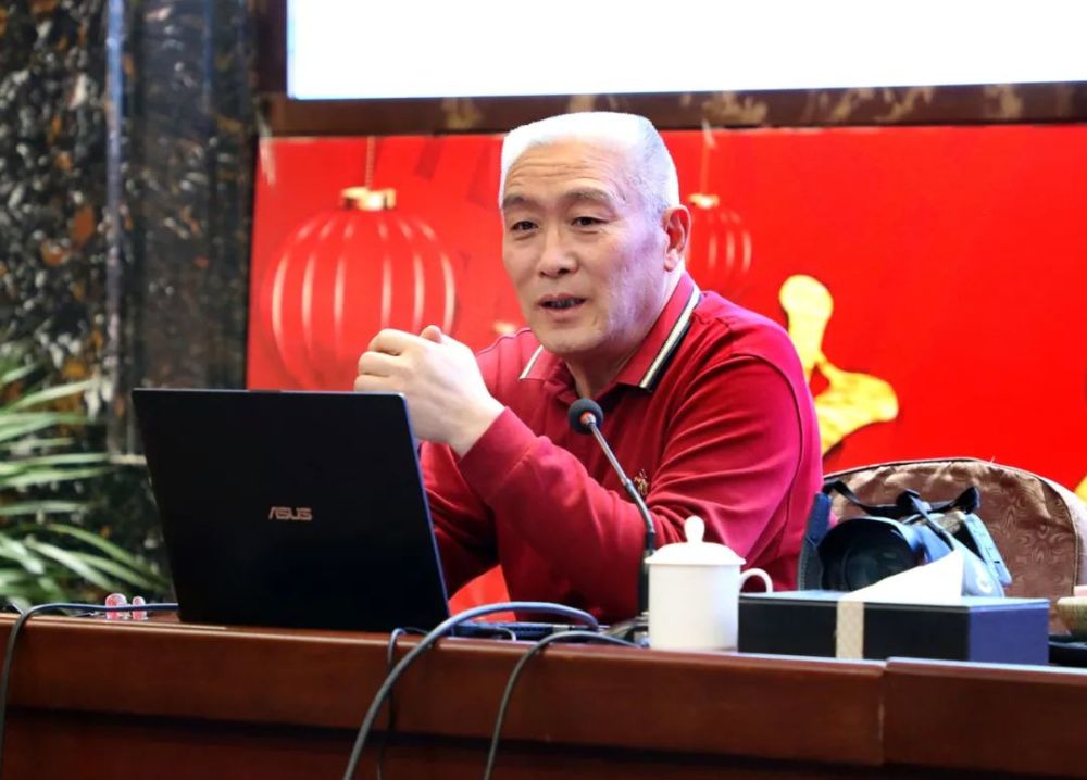 去年武乡一中教师李军向"前沟之恋"(武乡"乡村田园综合体"