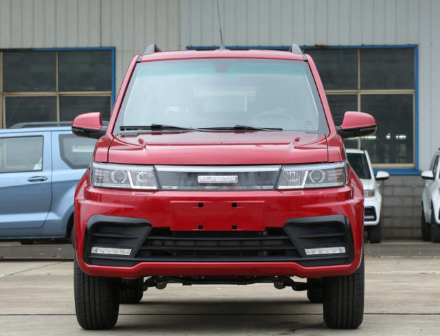 国产版的吉姆尼3门4座续航305km带快充恒润hrs1