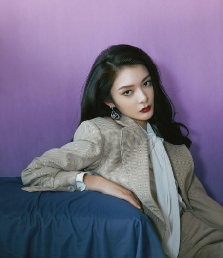 26岁女星傅菁自曝做手术长期熬夜甲状腺出问题近照面容憔悴