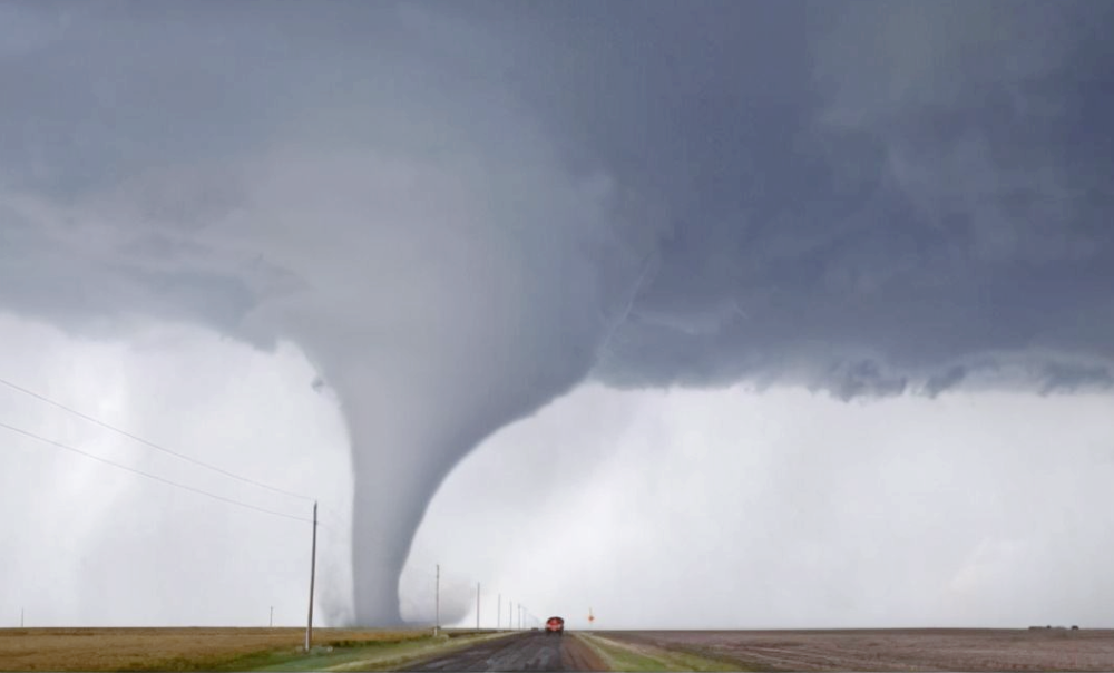 04揭开谜题对于老人们的疑惑,张台长推测,当时那股龙卷风应该不大