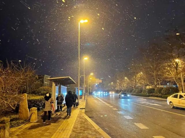 今晚阵雪!刚刚,雪开始下了