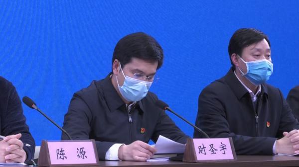 新县县委常委,宣传部长,副县长时圣宇说,在发现1例无症状感染者后