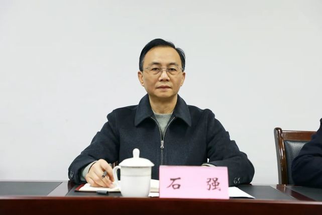 1月12日,彭水举行2022年老干部春节座谈会,向老干部们通报2021年全县