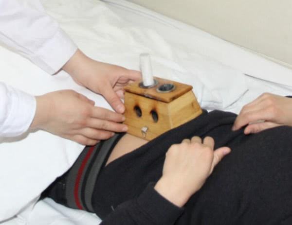 简单来说,艾灸最能宣阳温阳通阳.