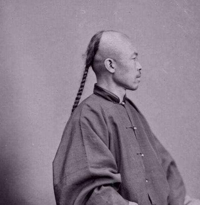 清朝的发型真的是阴阳头?别被电视骗了,他们的真实发型是这样的