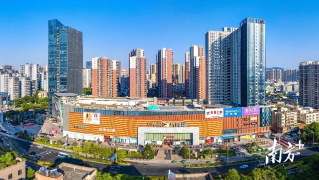 国潮中文厅……位于河源市中心城区核心地段的万隆城是一座集购物