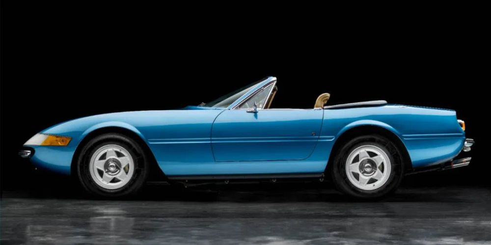 打开机盖说亮话tlv法拉利365gts黑色版试玩