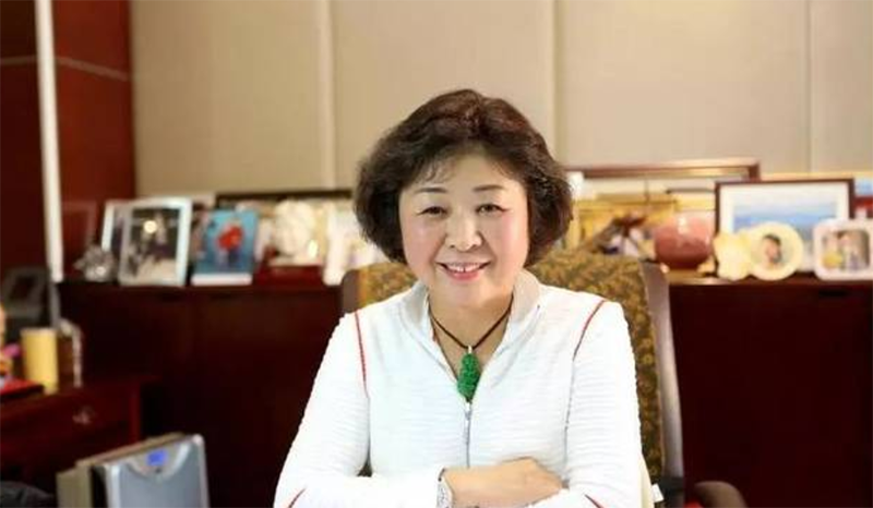 中国首位女首富张茵靠收废纸白手起家以450亿财富东山再起