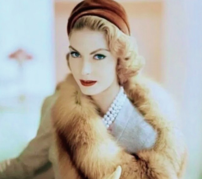 90岁超模卡门戴尔奥利菲斯青春葬送给三个渣男金钱被金融危机吞噬只有