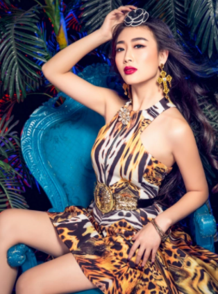 女方张蕊也是小有名气的演员,具体年龄不详,但据报道,张蕊是白百何