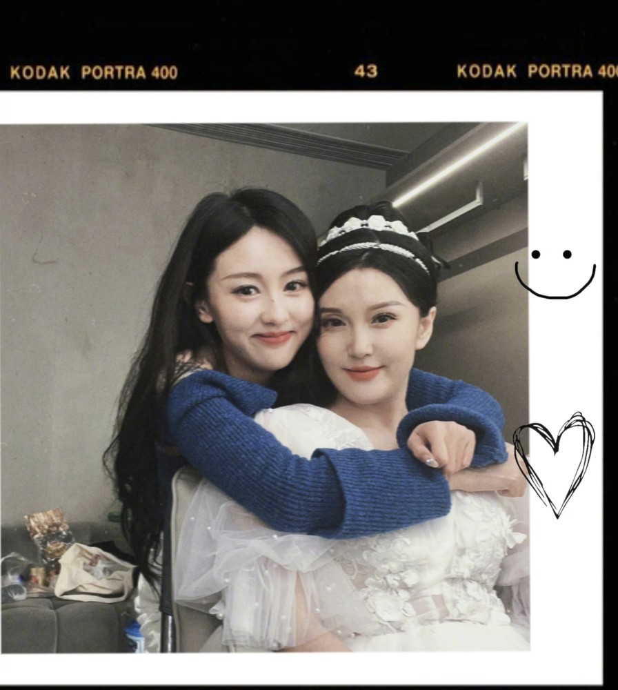 网红炫迈妹子晒视频无意曝光小孩看脚大小网友猜测小孩34岁