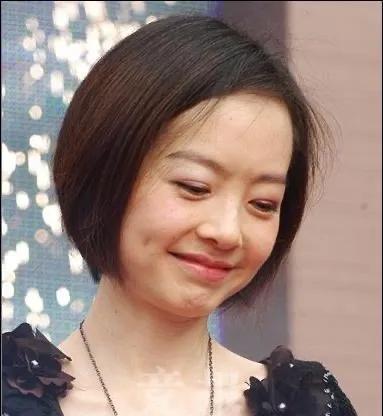 主持人鲁豫,有过两段婚姻,坚持丁克,52岁依然向往爱情