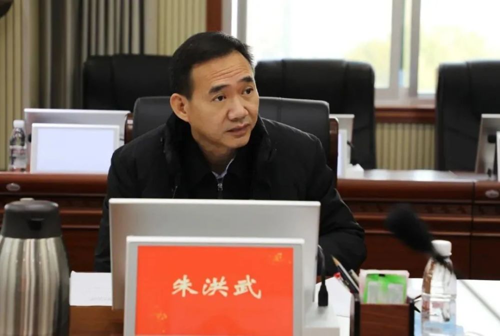 朱洪武在市委理论学习中心组2022年第一次集体学习时