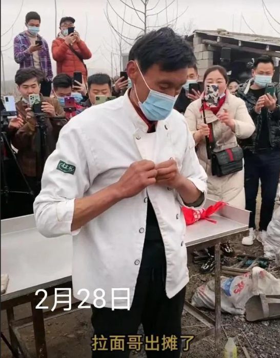 拉面哥近况曝光,门前冷清被迫歇业,网友:终于可以涨价了