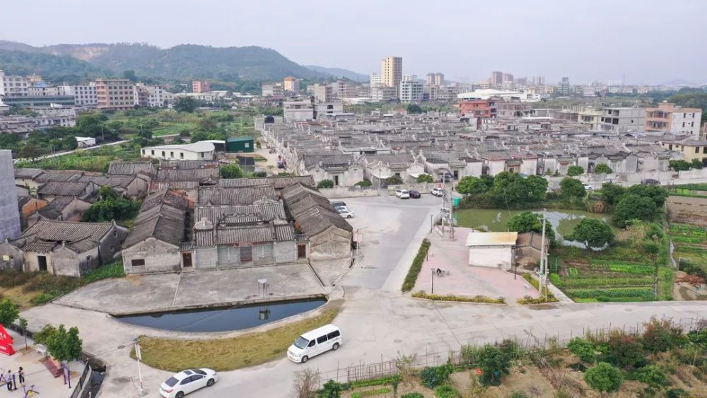 大宅村是广东省卫生村,也是闻名遐迩的广东革命老区村,罗天曾于1941年