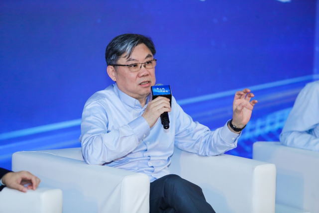 (文/张家栋 编辑/娄兵)在2021年6月的一场沟通会上,上汽集团党委书记