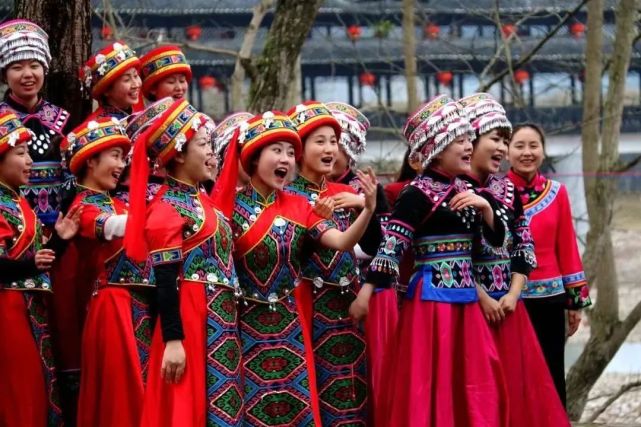 土家人的婚前单身夜被收入非遗的土家婚礼习俗十姊妹