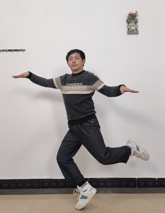 云南这位大叔的霹雳舞,刷屏了!可能你在抖音上都刷到过!_腾讯新闻