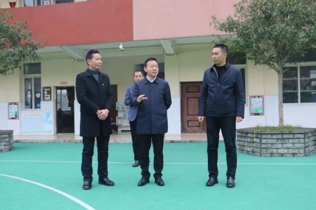 陶卫东赴学校调研