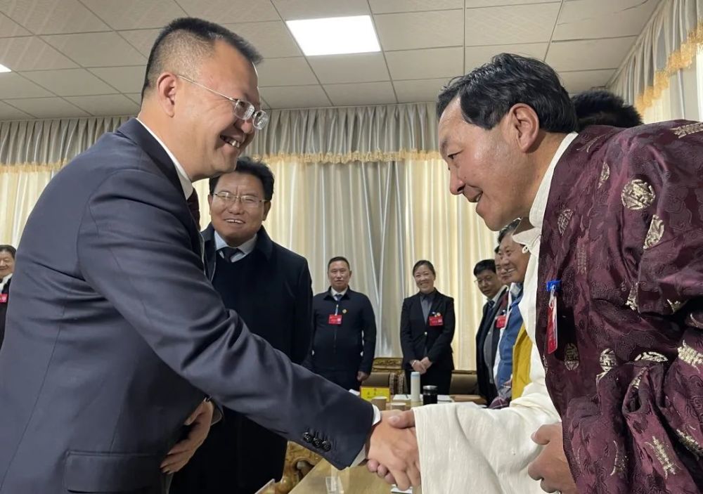 庄劲松才仁郎公等领导看望慰问政协委员