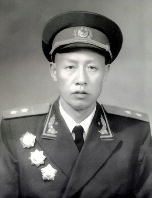 原广州军区副司令员龚图片