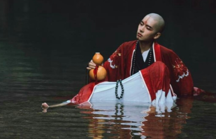 金庸笔下有个倒霉鬼他先击败黄裳后击败王重阳却被金庸删了