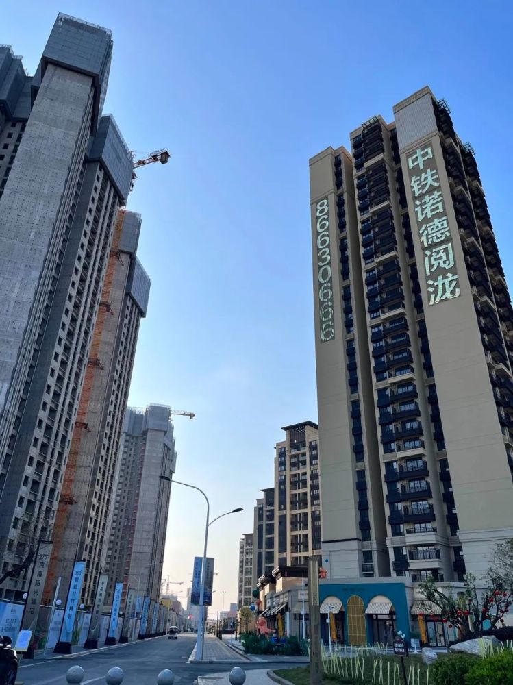 大肆抢客亏本卖白云这个板块开发商都卷成皮带了