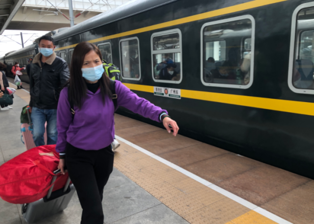 30到东莞东,20:34开,自1月12日起开行;广州东～牡丹江 k726次11:00到