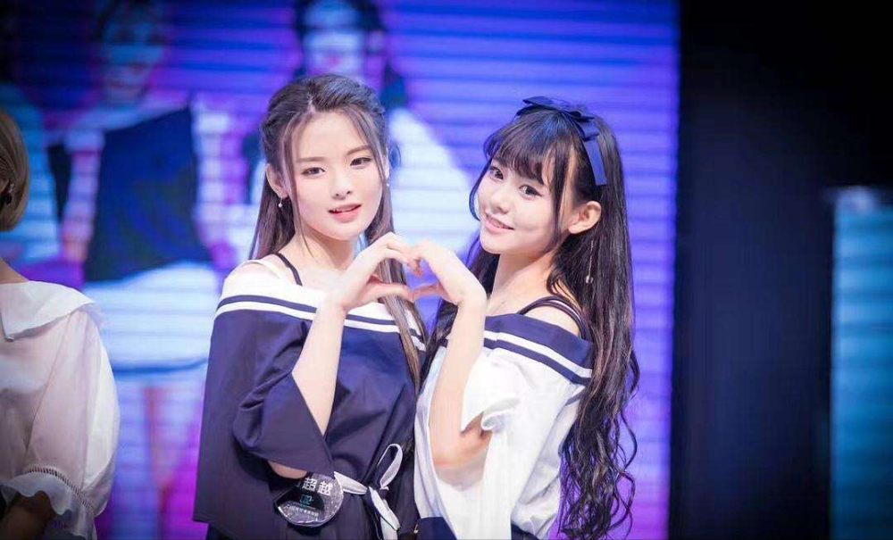 2018年,鹅厂举办《创造101》选秀比赛,杨超越和队友杨美琪,杨美玲一起