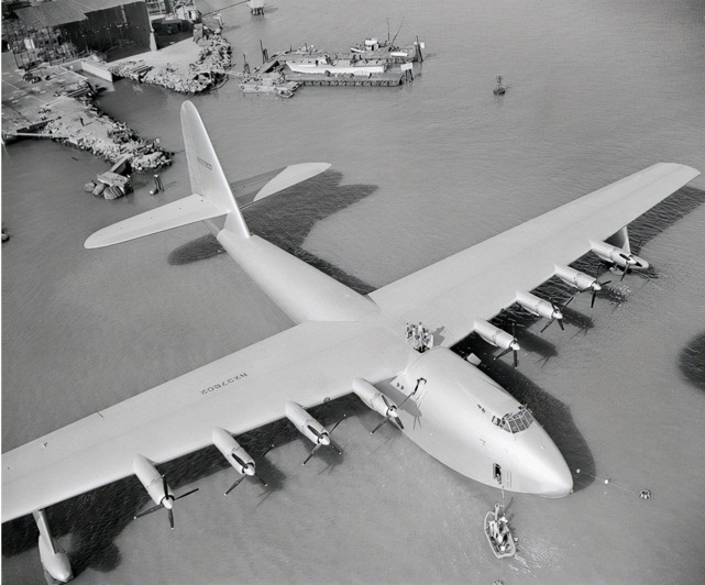 按道理它本来应该成为一款军用运输机