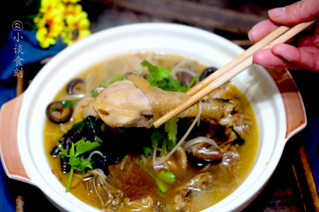 炖蘑菇鸡记住放5样调料汤汁鲜美鸡肉滑嫩不柴好香啊