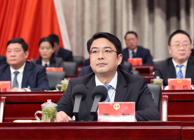 邳州市十八届人大一次会议闭幕!新一届市人大,市政府领导班子选出