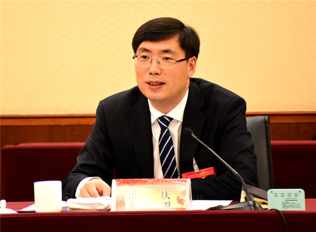 洪庆参加汪清代表团分组审议时强调:突出新农业 培育新能源 擦亮虎豹