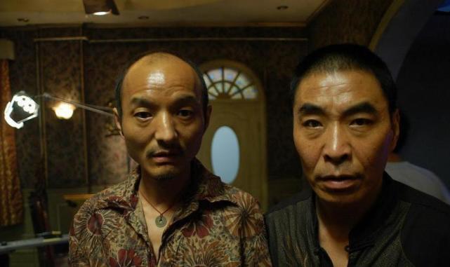 宁浩拿着刘德华的投资疯狂的石头问不是说好的600万怎么变成了300万